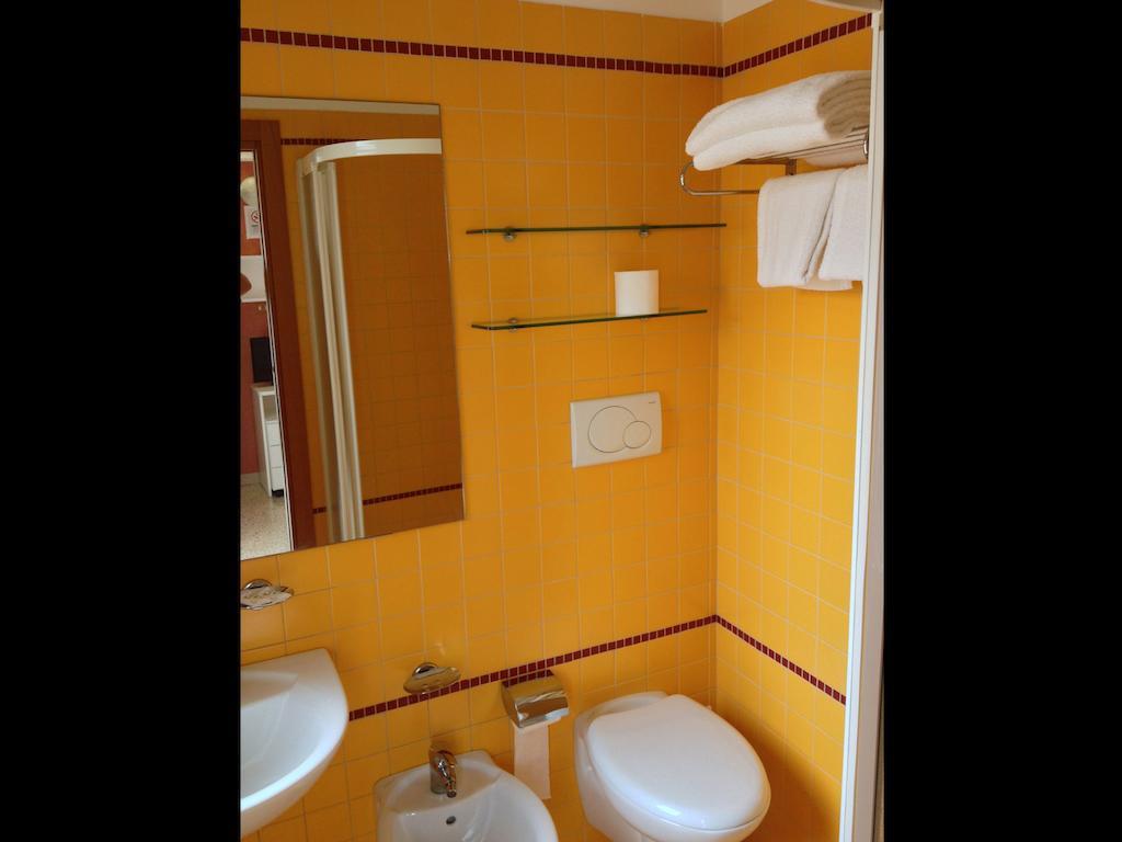 Hotel Emma Nord Rimini Zimmer foto